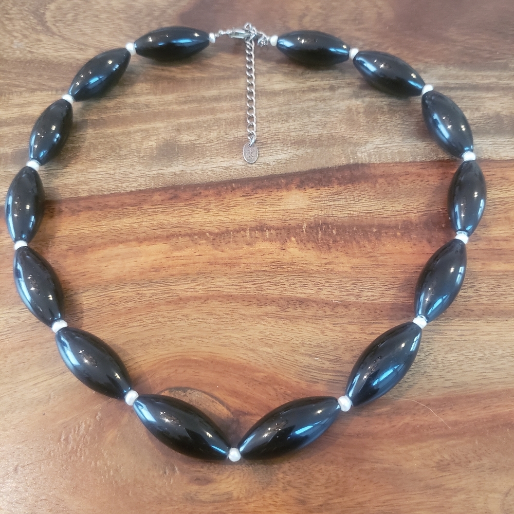 GSJ 925 Silver with black bead and small seed pearls necklace.